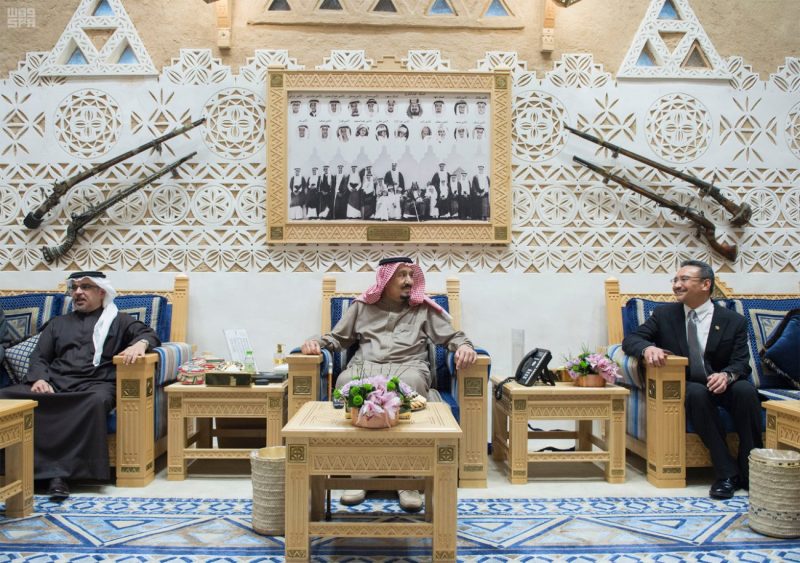 خادم الحرمين يستقبل ولي العهد البحريني