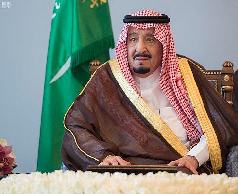 خادم الحرمين يستقبل الطلاب المبتعثين | واس