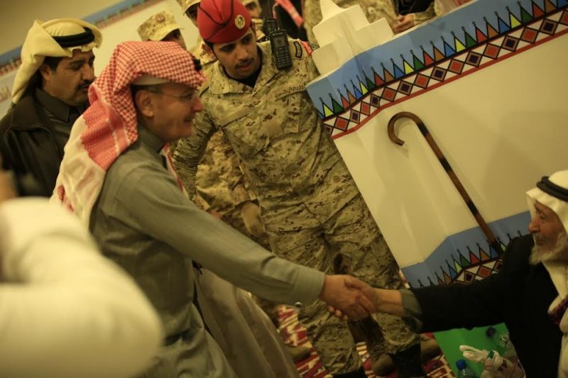 الأمير خالد يزور قرية عسير بالجنادرية