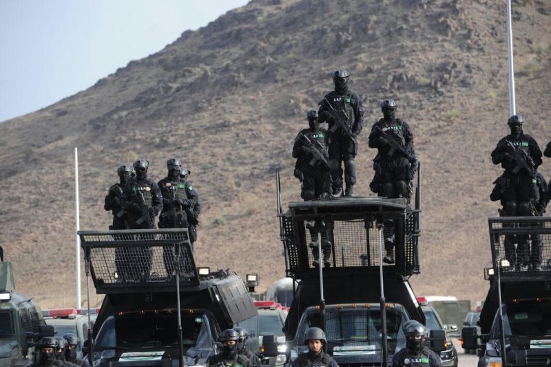 بالصور.. "الحربي" يتفقد تمرين وطن 87