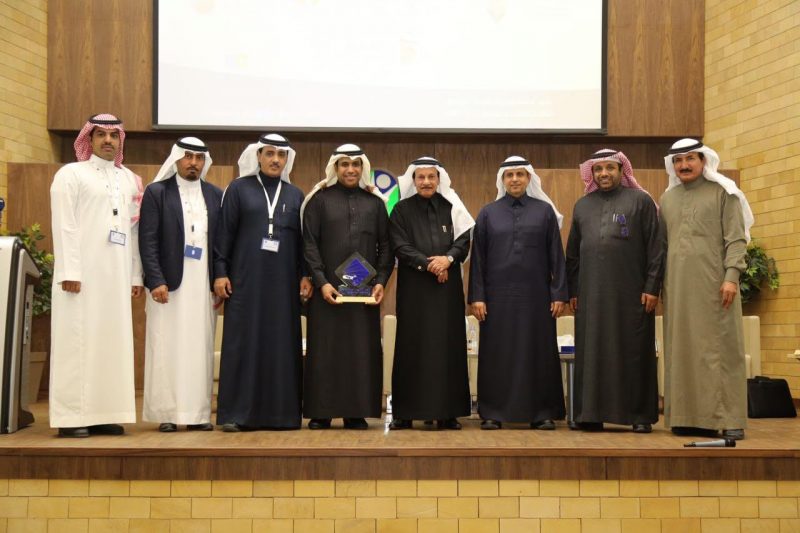 خطر قنوات التواصل الاجتماعي - أكاديميون يحذرون