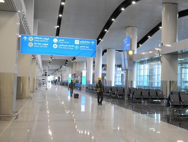 مطار الملك خالد: تحقيق في إنذار كاذب