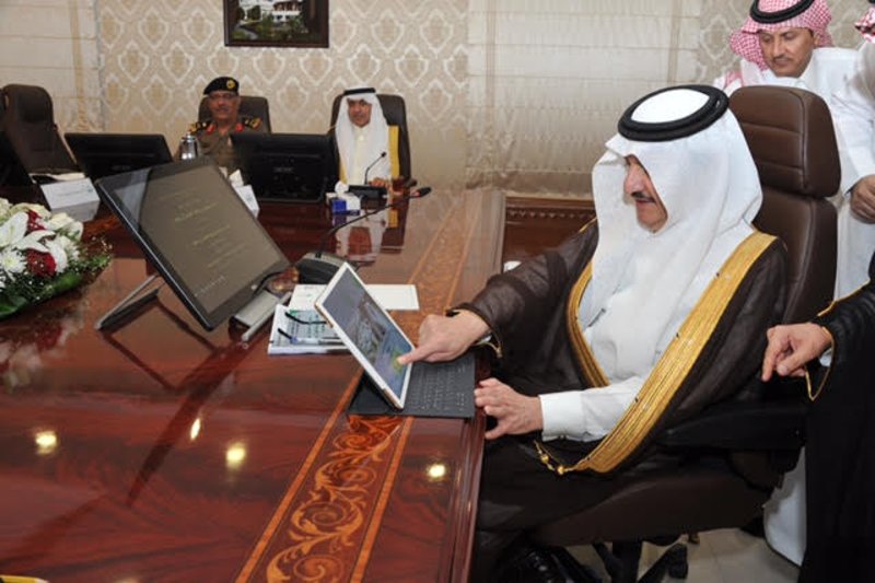 غرفة عمليات 911 بالشرقية: الأمير سعود بن نايف يضع حجر الأساس