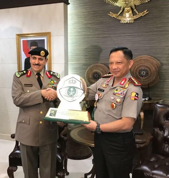 التقاء مدير الأمن العام بقائد الشرطة الإندونيسية