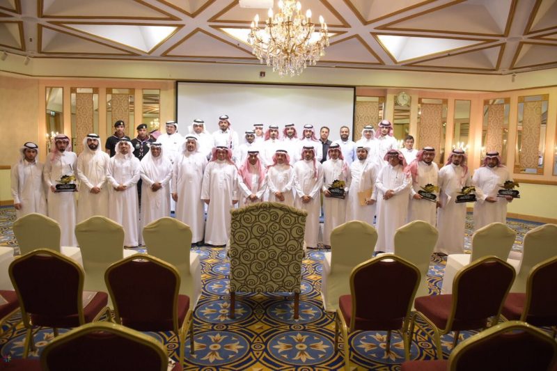 محافظ الجبيل يكرّم فروسية الجبيل