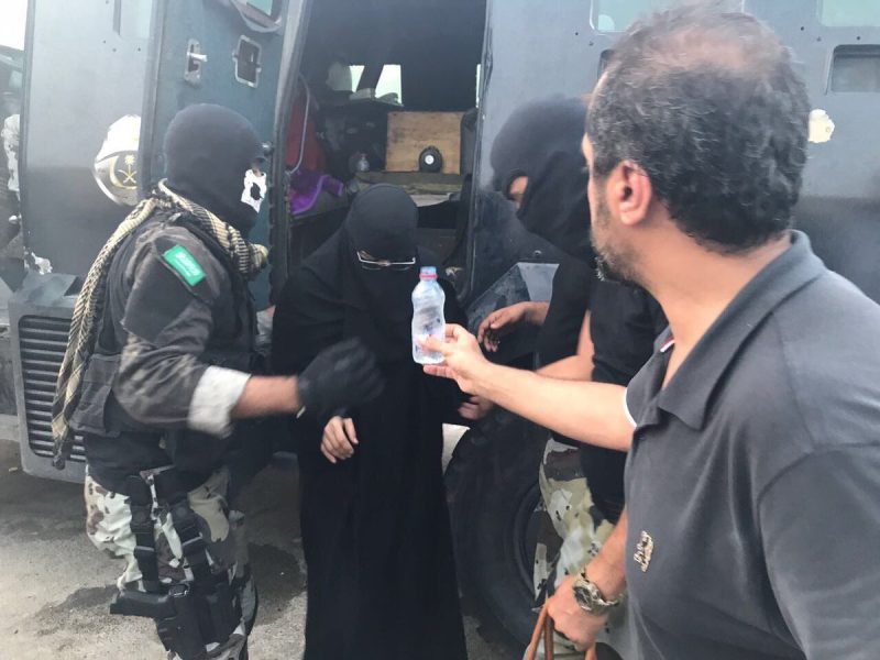 رجال الأمن في العوامية: إنقاذ الأسر من الإرهاب