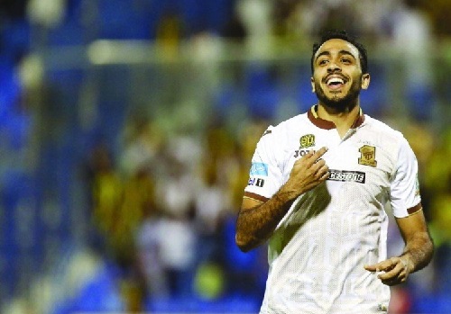 الاتحاد يجدد عقد إعارة كهربا