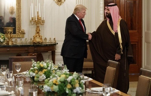 الرئيس الأميركي يهنئ الأمير محمد بن سلمان بولاية العهد
