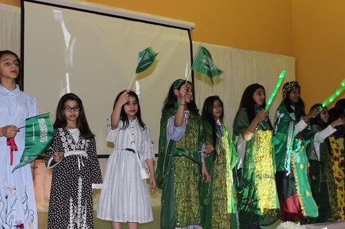 بمشاركة #وطن_متحد ..نادي الحي بالمتوسطة الثامنة بالجبيل ينظم ليلة رمضانيه