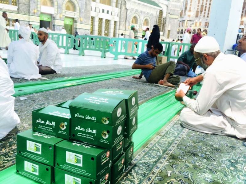 7 ملايين خدمة تقدمها جمعية (إحسان) بمكة لإفطار الصائمين