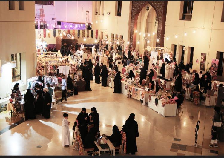 بالصور.. معرض " لمة الأولين " الرمضاني يجذب الزوار