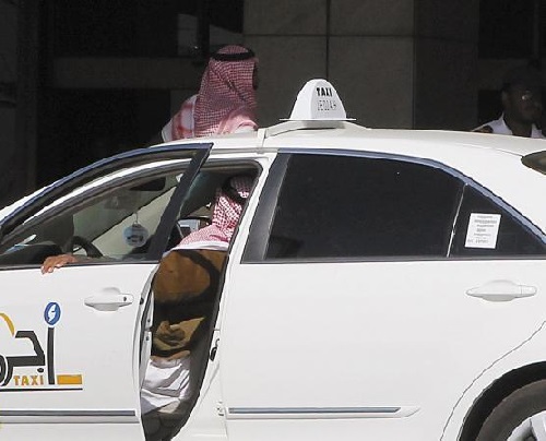 السماح للموظفين بالعمل على «سيارات الأجرة»