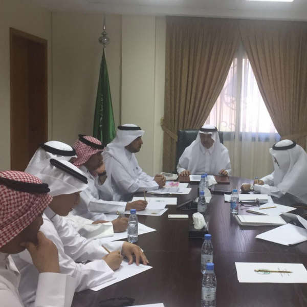 محافظ الجبيل يرأس اجتماع لجنة المناسبات بالمحافظة.. ويعتمد فعاليات صيف الجبيل