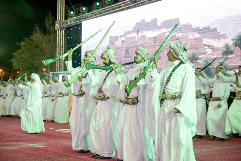 بالصور..فرقة "صوت الجنوب" ببني حسن تنثر الإبداع في "ديار العز"