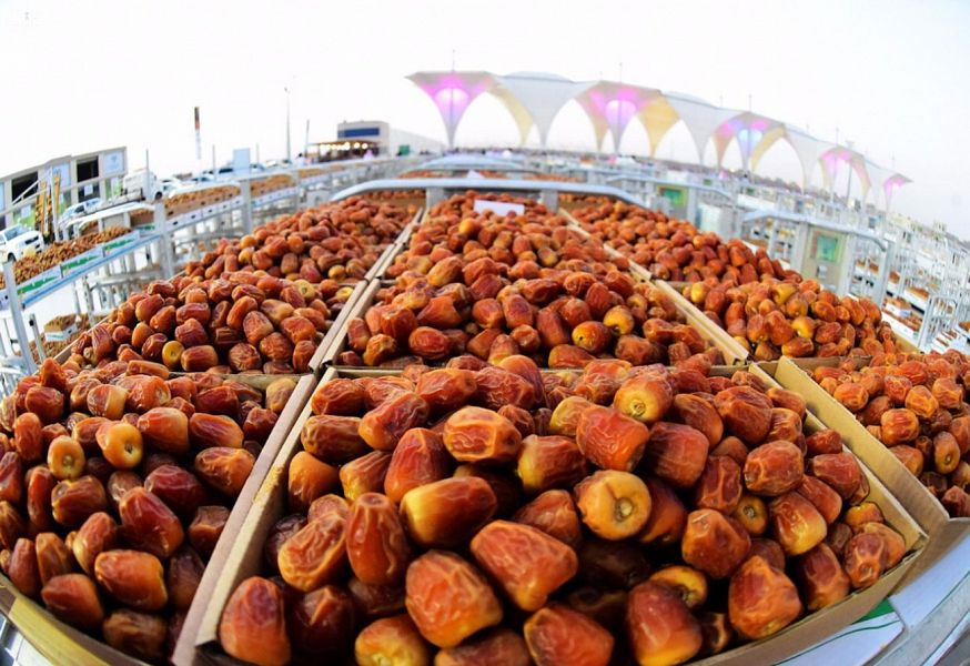 مهرجان عنيزة للتمور يقدم أسعاراً في متناول الجميع