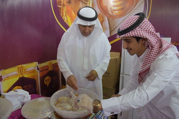"الخازم" لجنة خاصة لمراقبة العسل المعروض يوميا و استبعاد المخالفين