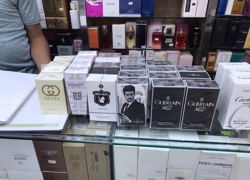 ضبط 133 ألف "عطر" مجهول المصدر بالرياض