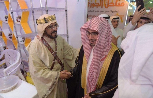 "المغامسي" يزور مهرجان العسل الدولي العاشر في الباحة