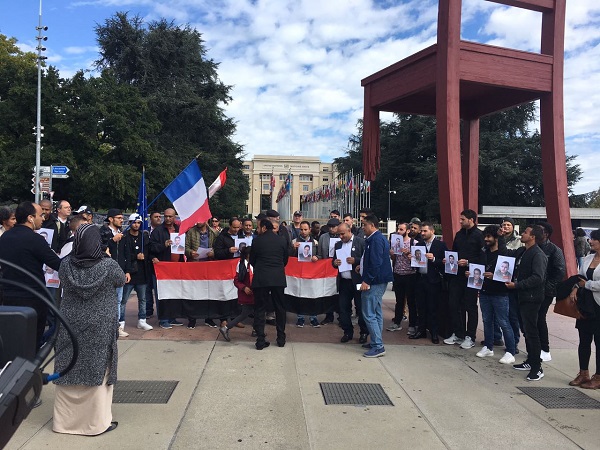 التحالف اليمني ينظم وقفة احتجاجية في ساحة الأمم المتحدة بجنيف