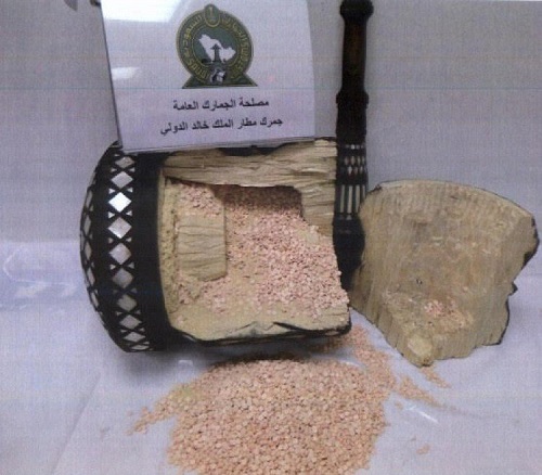 جمرك مطار الملك خالد يُحبط تهريب 200 ألف حبة كبتاجون