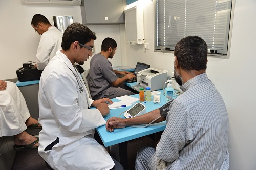 جامعة الإمام عبد الرحمن تفحص 100 نزيل بسجن الدمام