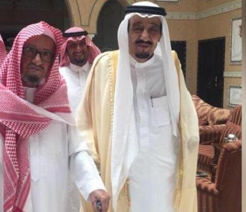 خادم الحرمين يزور الشيخ الشثري في المستشفى للاطمئنان على صحته