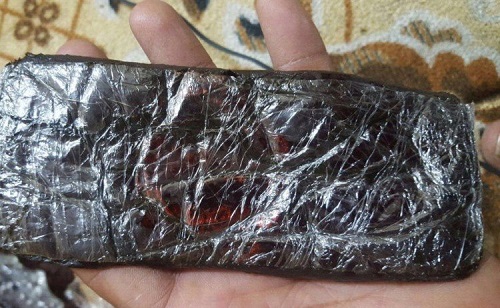 الإطاحة بمروج مخدرات روج حبوب وحشيش مخدر عبر السناب شات في عرعر