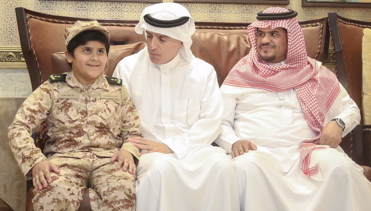 وزير الخارجية يقدم العزاء لذوي الشهيد الملازم عبدالله بن مهدي آل فاران