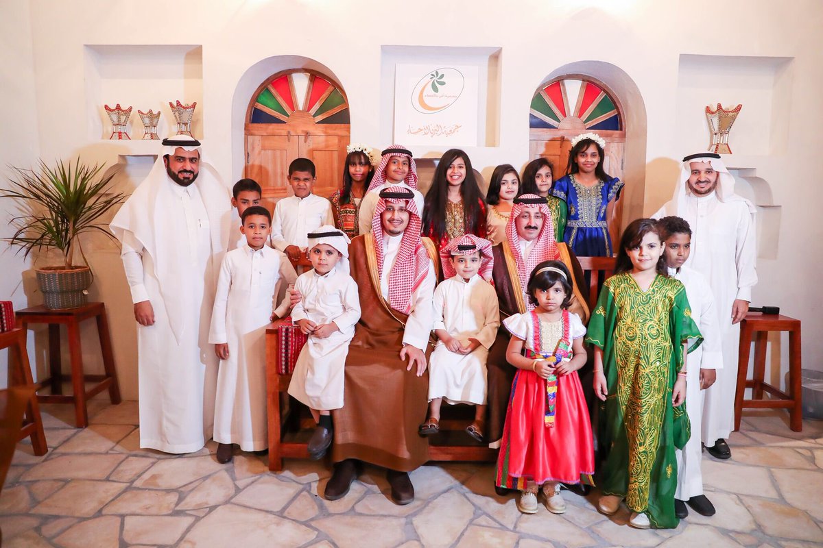الأمير أحمد بن فهد يدعو إلى تأهيل الأيتام بالمهارات اللازمة لسوق العمل