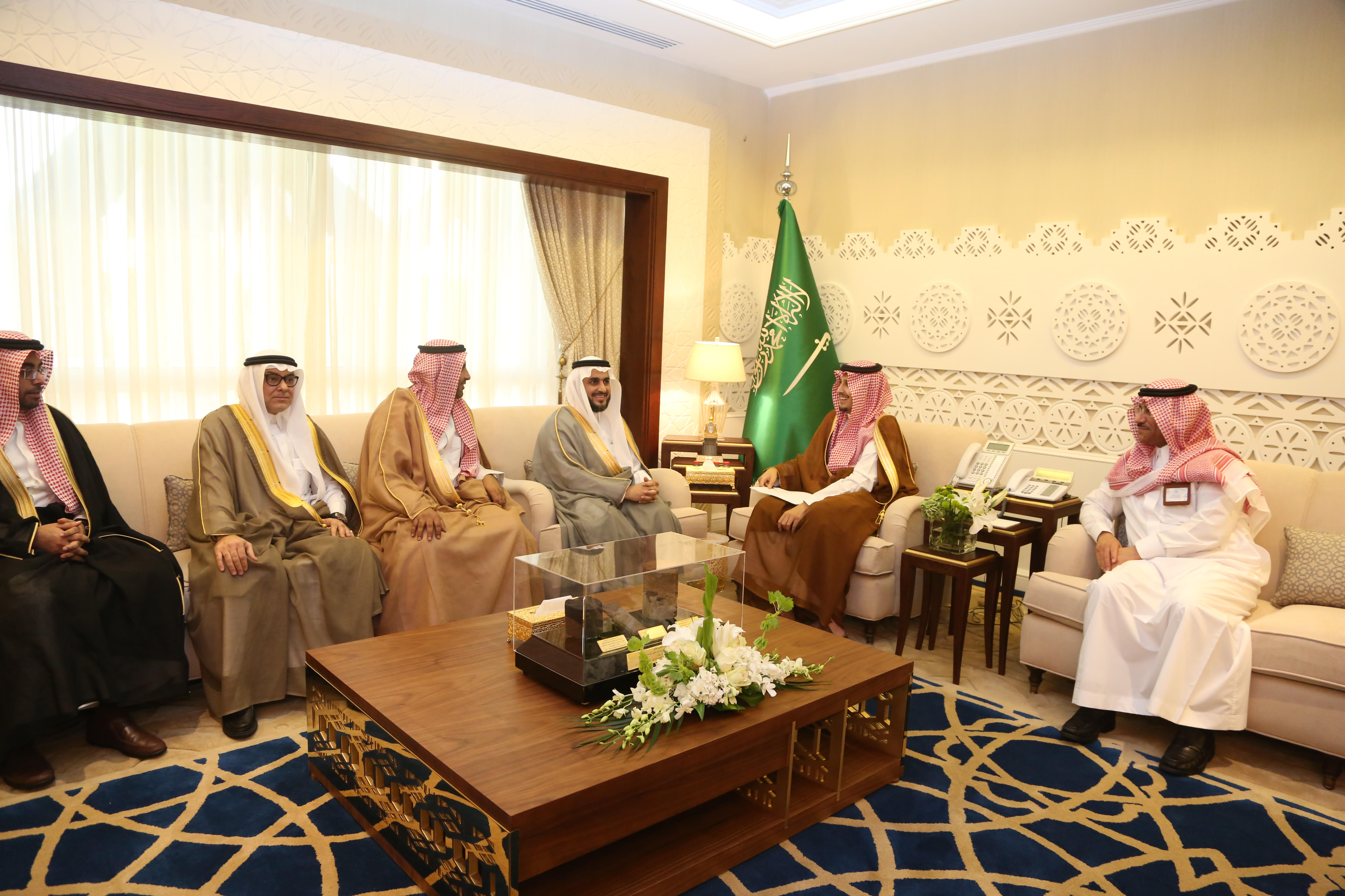نائب أمير الشرقية يستقبل معالي نائب وزير البيئة والمياه والزراعة