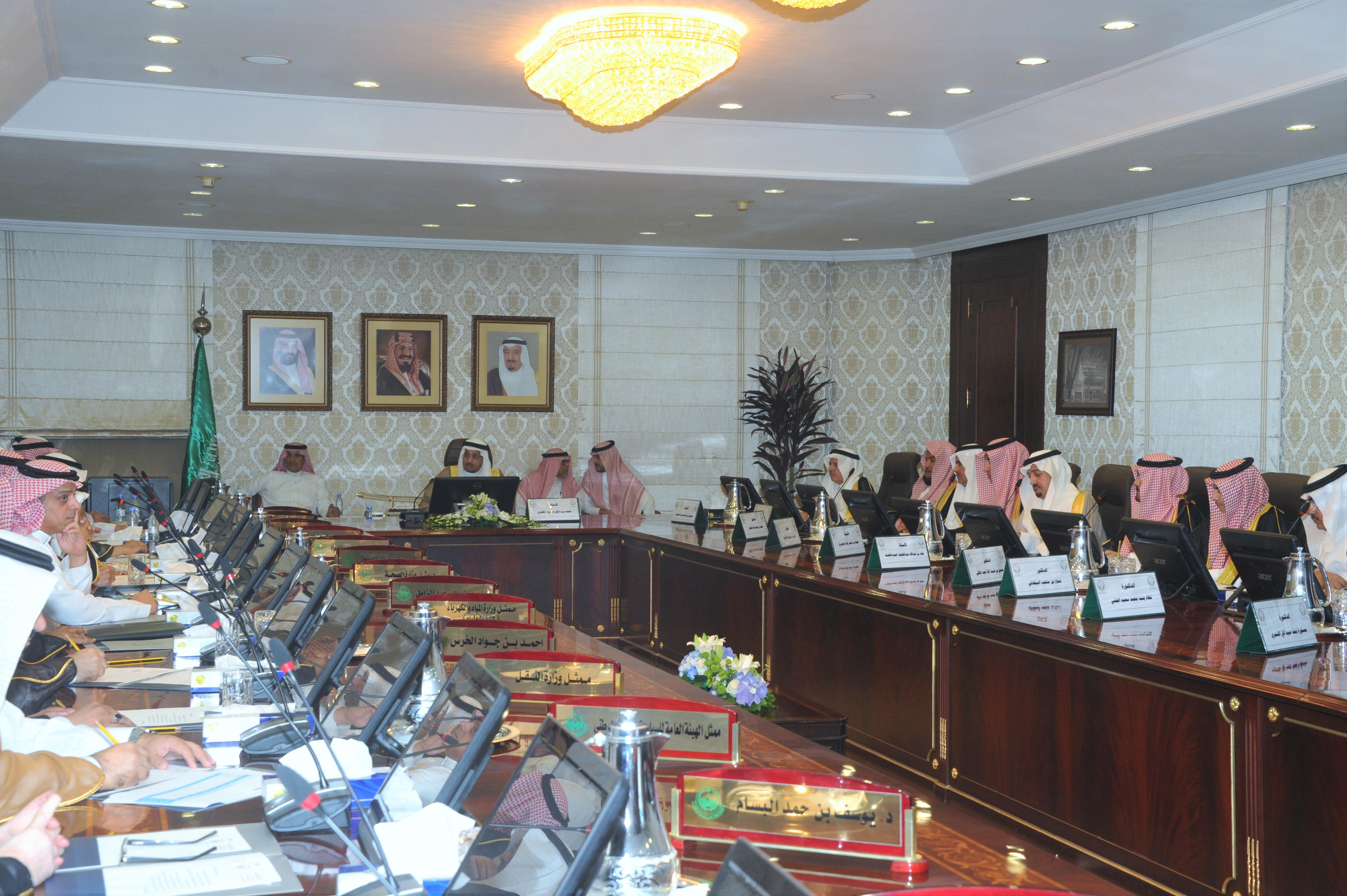 مجلس الشورى يطلع على تجربة مجلس المنطقة الشرقية.. ويناقش سبل تطوير الخدمات في المنطقة الشرقية