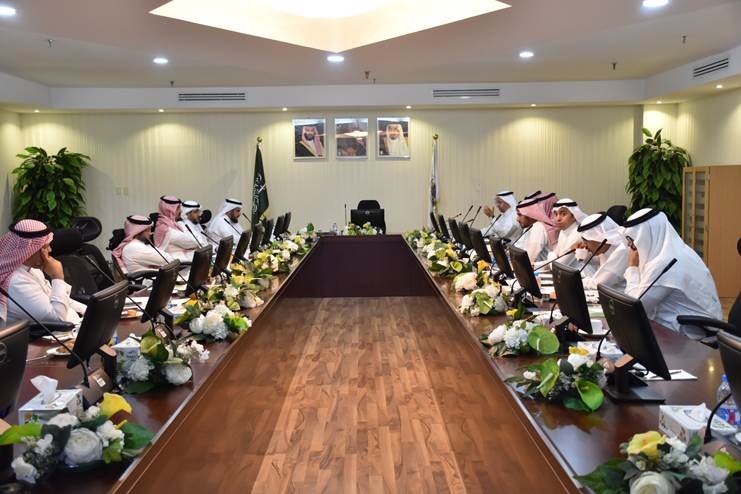 كلية الجبيل الجامعية تستضيف وفدا من مركز الملك عبدالعزيز للحوار الوطني لبحث أوجه التعاون المشترك