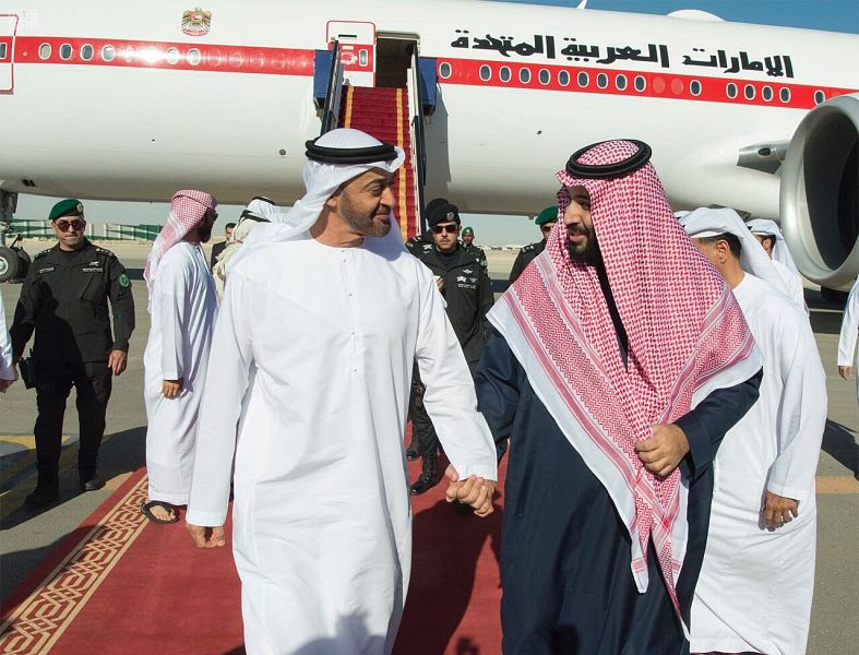 ولي العهد يستقبل الشيخ محمد بن زايد لدى وصوله الرياض