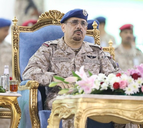 بالصور..قائد القوات الجوية المكلف يرعى تخريج الدفعه 127 من طلبة معهد الدراسات الفنية للقوات الجوية بالظهران