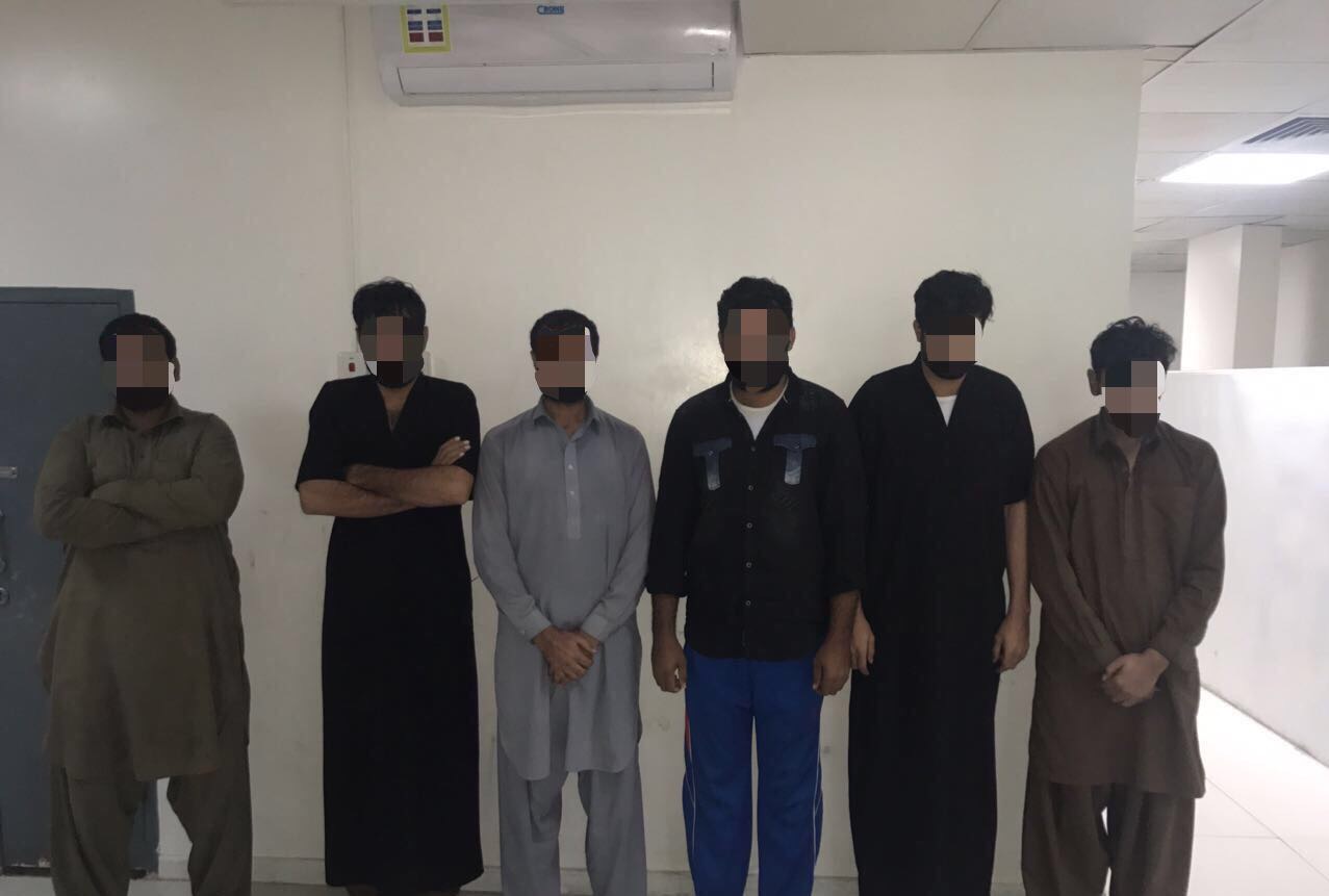 شرطة الرياض تطيح بعصابة من (٦) باكستانيين سرقوا نصف مليون