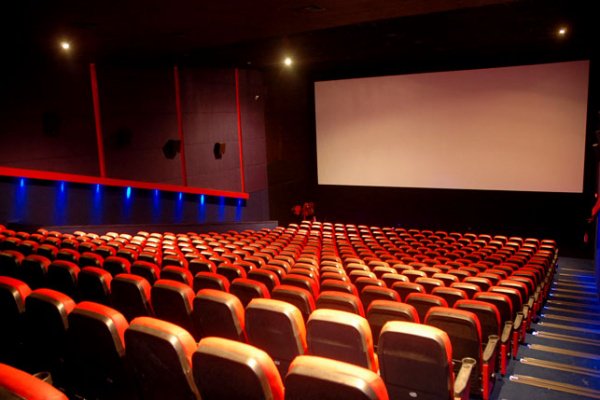وزارة الثقافة والإعلام توافق على إصدار تراخيص دور للسينما في المملكة