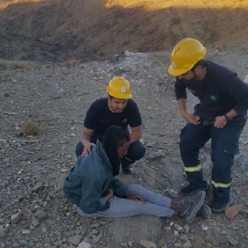 مدني الباحة ينجح في العثور على الوافد المفقود ..  في حالة اعياء