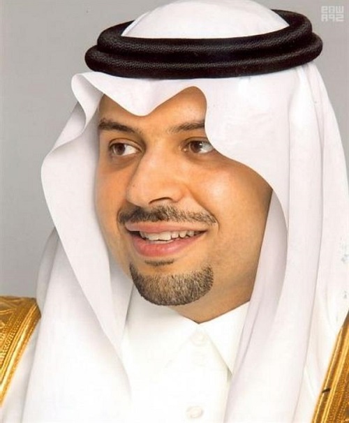بالفيديو.. أمير الحدود الشمالية يفاجئ موظفي مستشفى عرعر بزيارة تفقدية في منتصف الليل