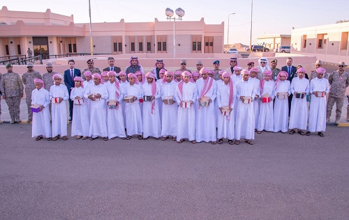 قوات التحالف تسلم 27 طفلاً مغرر بهم للحكومة الشرعية اليمنية