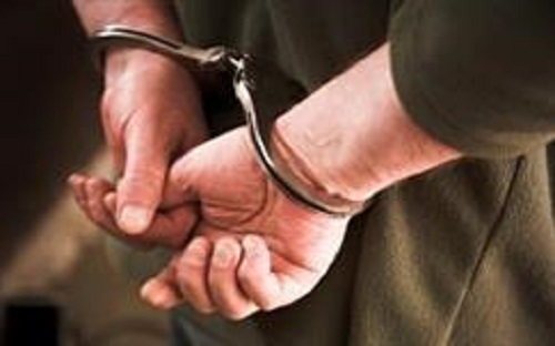 ضبط أفريقي يروج المخدرات عبر وكر في أحد جبال الباحة