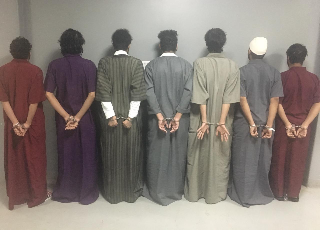 شرطة الرياض تطيح بـ٧ مواطنين تورَّطوا بـ٢٢ حادثة سلب واستيلاء على المركبات بالقوة