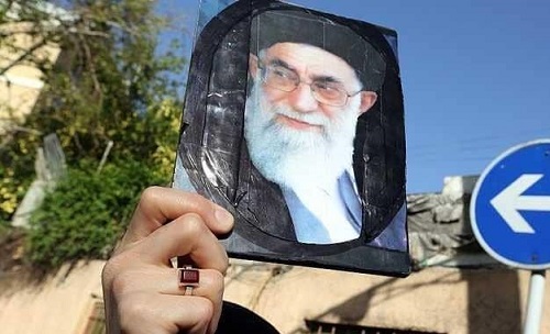 إيران الغارقة في تدخلاتها.. تشتكي التدخل