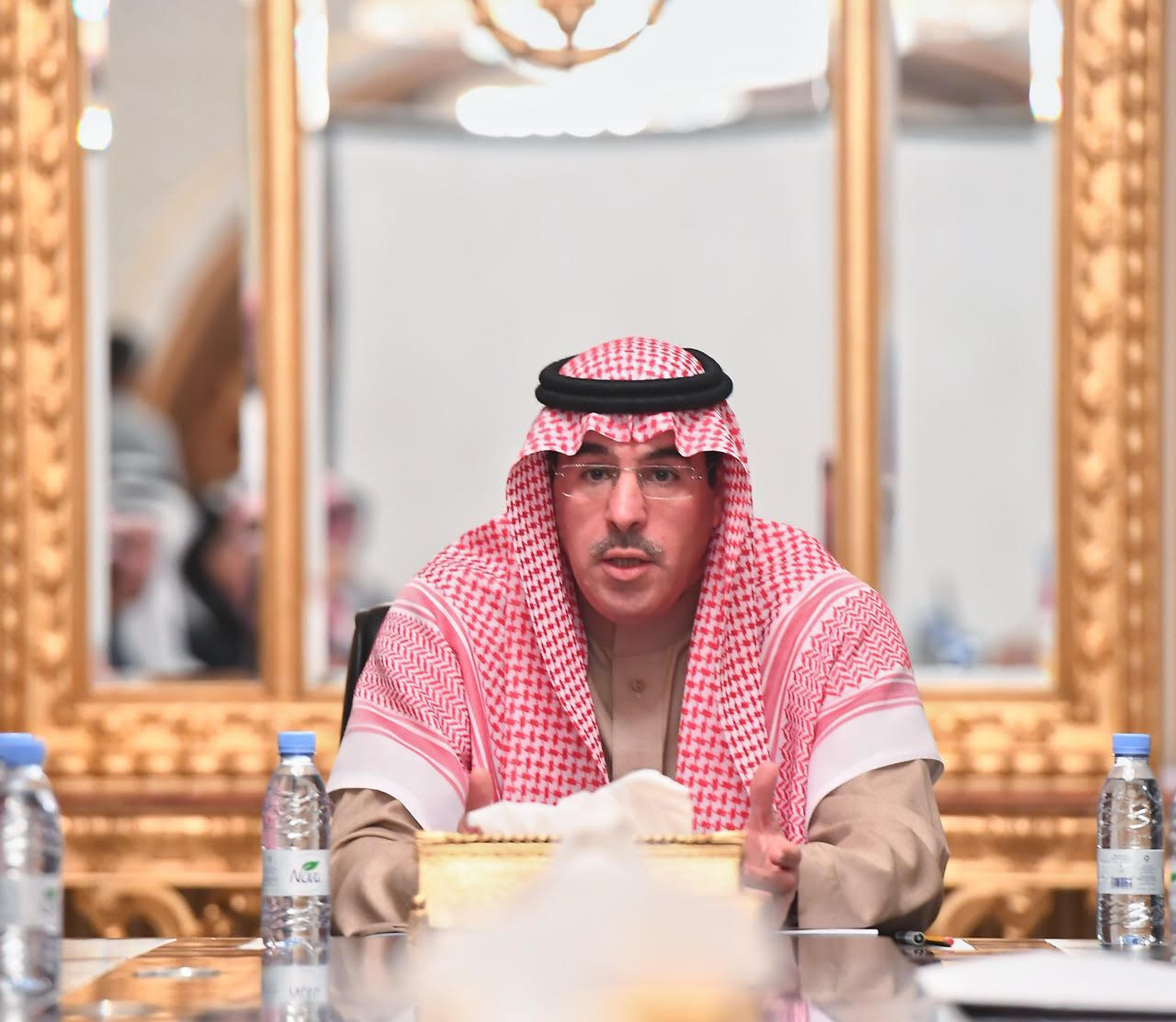 "العواد"يلتقي برؤساء تحرير الصحف..ويعقد ورشة عمل لتطوير المؤسسة وصناعة الإعلام المحلي