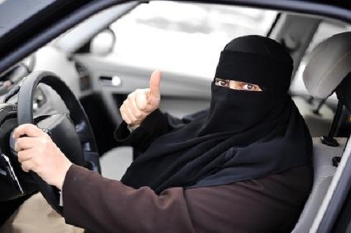"المرور": تجهيز مراكز لاستبدال رخص القيادة النسائية.. قريباً