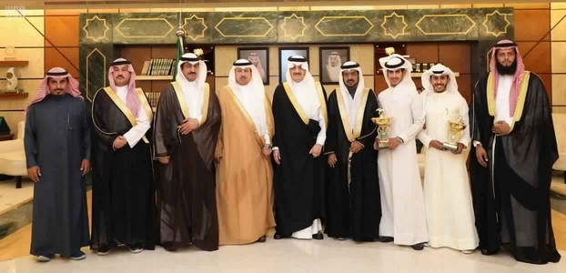 أمير المنطقة الشرقية يهنئ خيالة الخفجي الفائزين بكأس خادم الحرمين الشريفين للخيالة المتميزين
