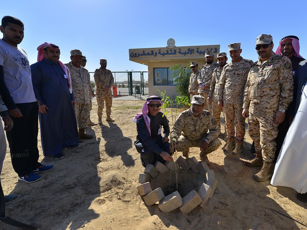 المؤسسة العامة للري تُطلق المرحلة الأولى من تشجير الحرس الوطني بالأحساء
