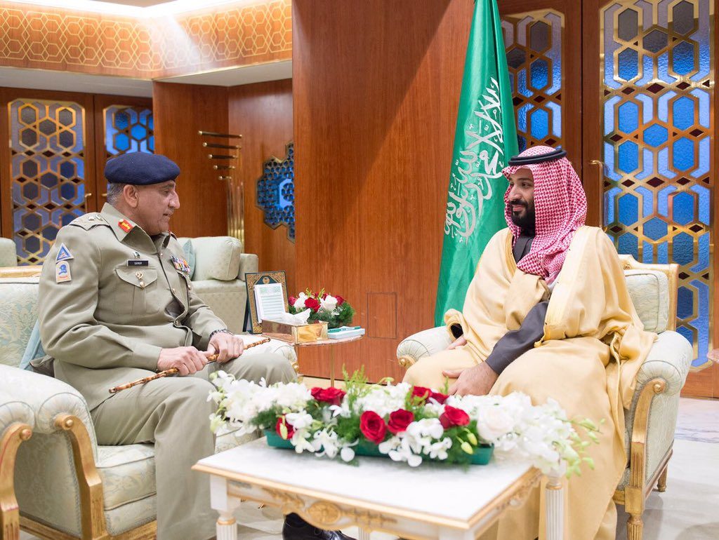ولي العهد يلتقي قائد الجيش الباكستاني