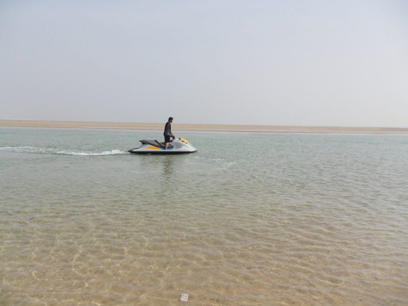 حرس الحدود ينتشل جثمان مواطن من البحر بالخفجي
