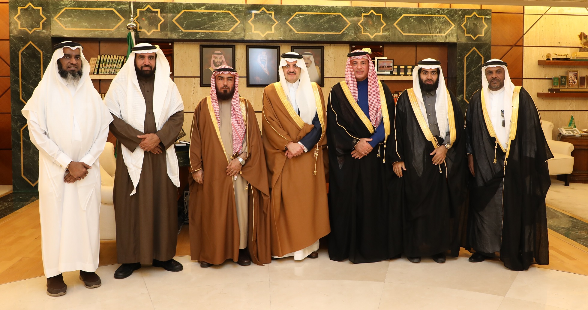 الأمير سعود بن نايف يطلع على برامج جمعية أيتام الجبيل