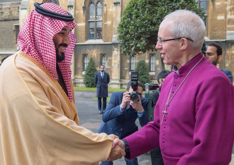 ولي العهد يلتقي رئيس الأساقفة في لندن
